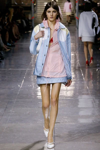 Look 3